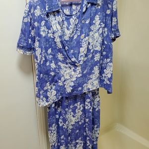 Size 22W 2 piece dress. Blue (periwinkle) and white. Excellent condition.